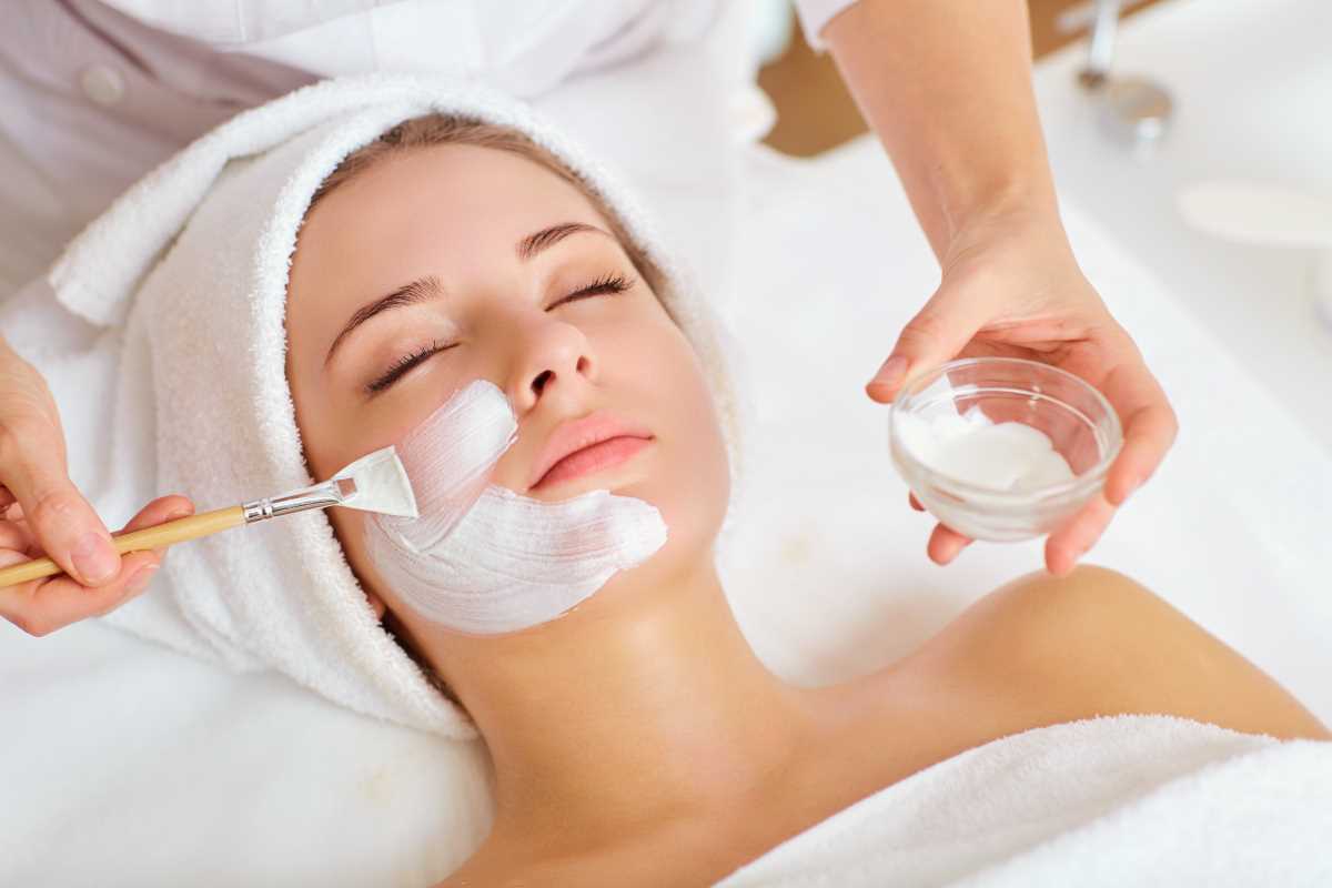 How to Control Shine: Oily Skin Tips