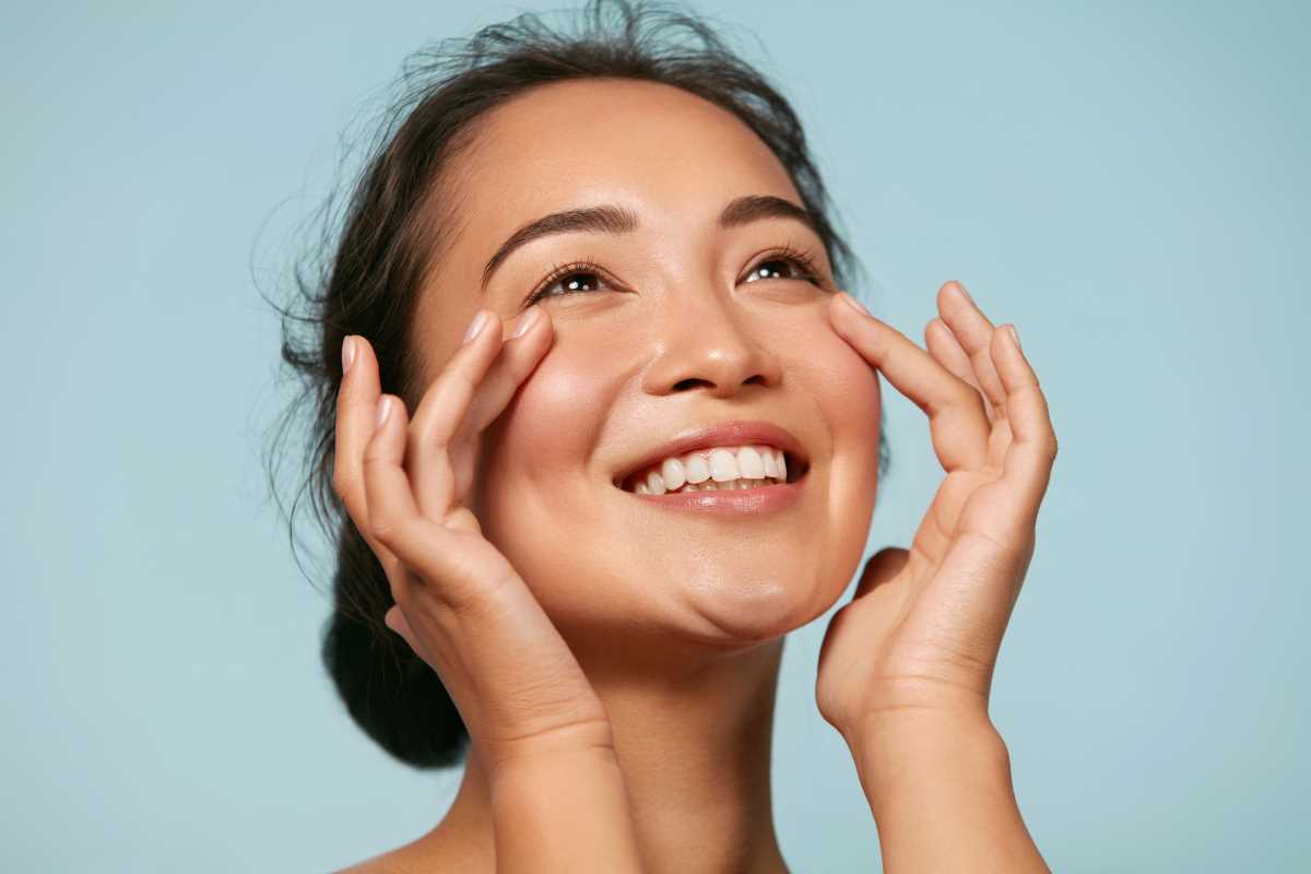 The Ultimate Guide to Glowing Skin: Why Face Oils Are Essential for a Healthy Complexion